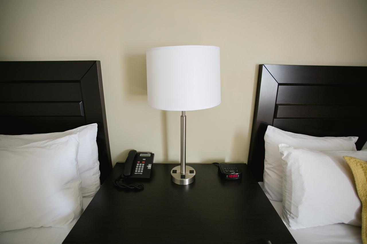 The Sleepy Owl Hotel Fort Frances Buitenkant foto