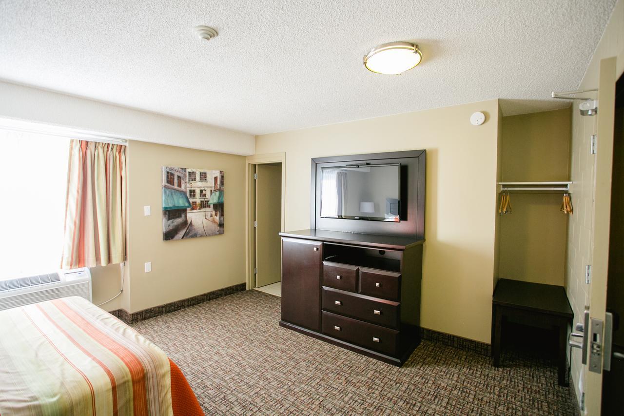 The Sleepy Owl Hotel Fort Frances Buitenkant foto